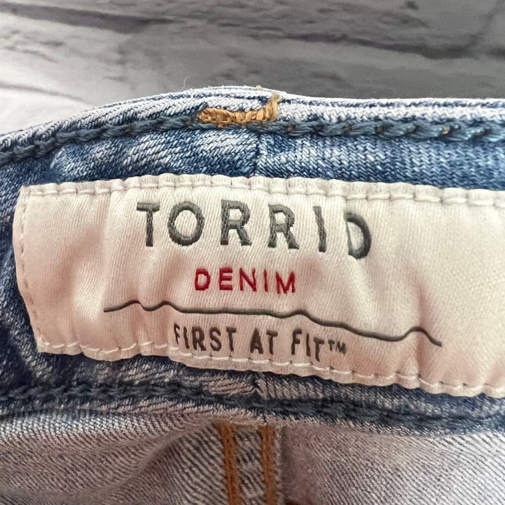 Torrid Womens 26‎ Y2K Coastal Minimalist Staple Outdoors Boyfriend Crop Jeans - Picture 5 of 13